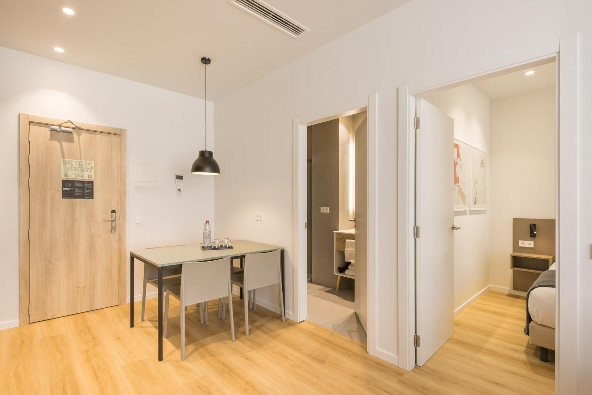 فالنسيا Mon Suites Jardin De Ayora الغرفة الصورة