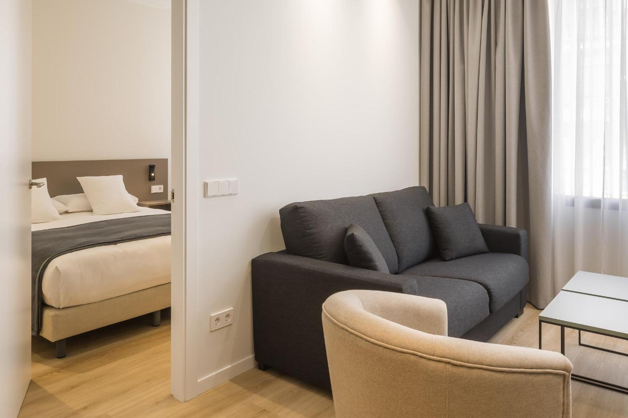 فالنسيا Mon Suites Jardin De Ayora الغرفة الصورة